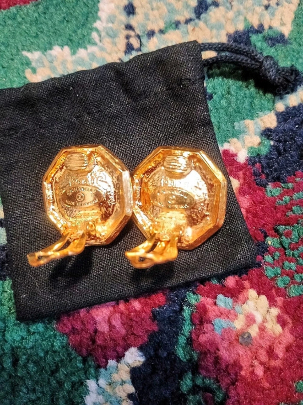 Chanel Vintage Octagonal Gold-Tone Clip-On Earrings - Picture 4 of 6
